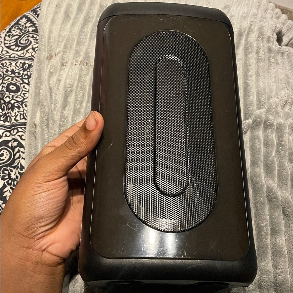 Black Wireless Speaker
